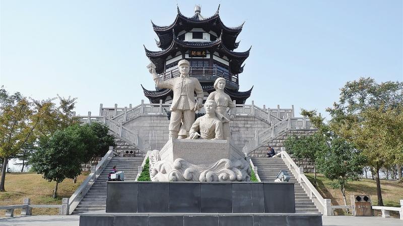 “冲山之围”雕塑作品
