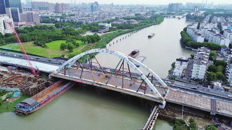 苏南运河苏州长桥项目西半幅顺利合龙