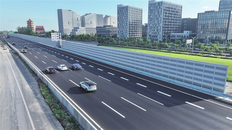 沪武高速太仓段声屏障竣工 降噪护民成效显