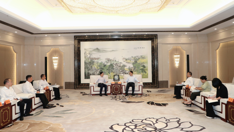 吴庆文会见中国太平保险集团副总经理朱捷