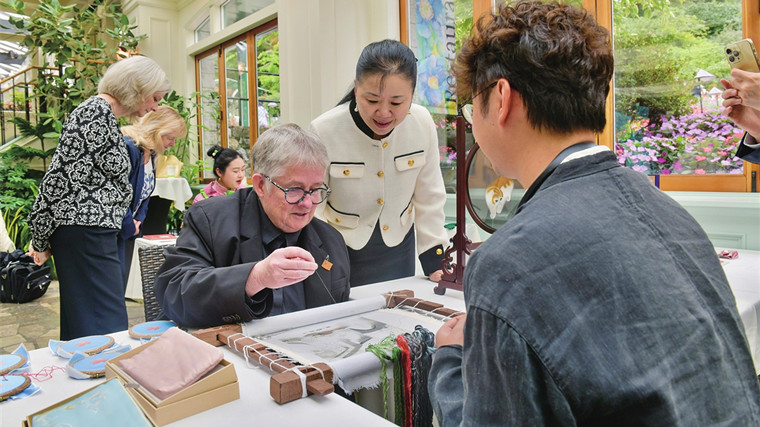 狮子林与布查特花园结好 苏州古典园林艺术展同步在加拿大开展